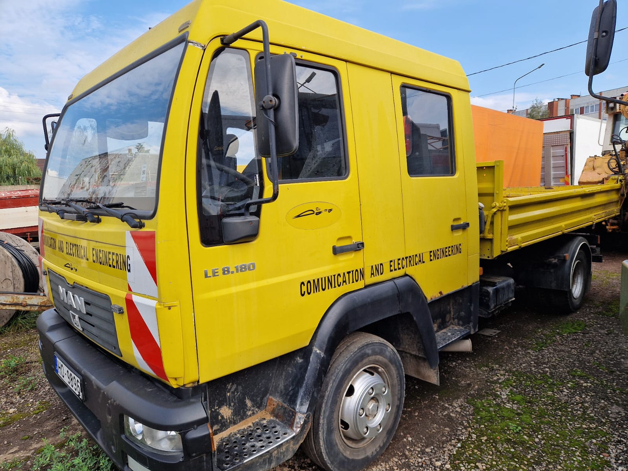 MAN Le 8.180 - Istovarivač: slika 2 MAN Le 8.180 - Istovarivač: slika 2