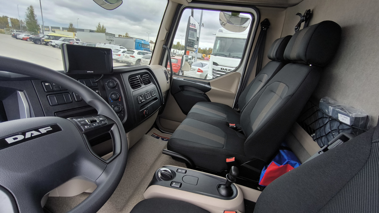 Kamion sa zatvorenim sandukom novi DAF XB 210 FA: slika 8