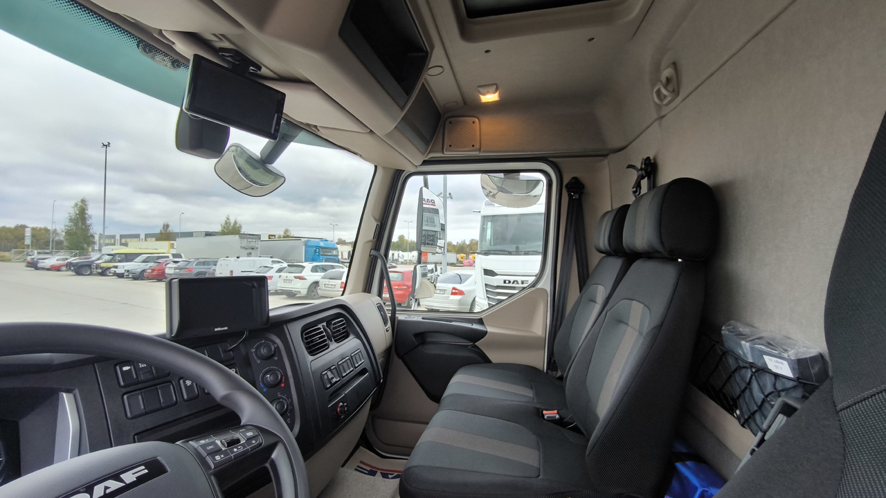 Kamion sa zatvorenim sandukom novi DAF XB 210 FA: slika 9