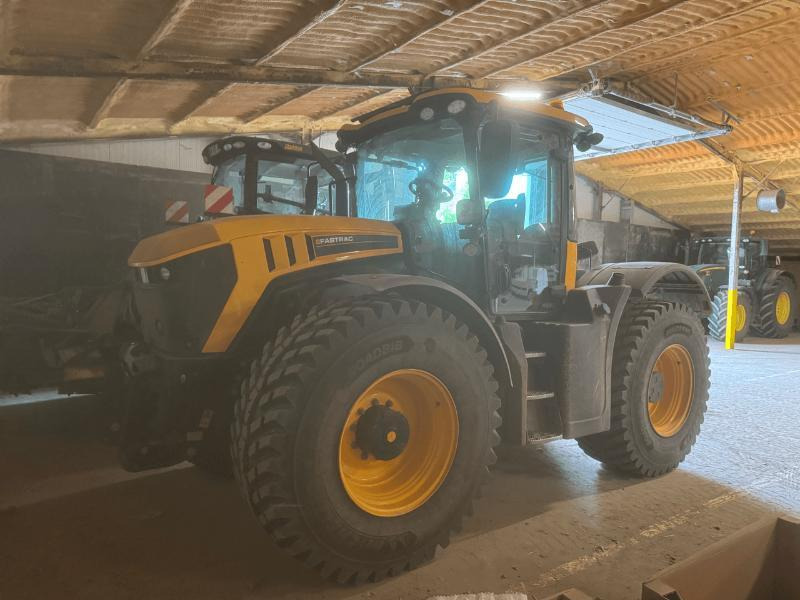 JCB FASTRAC 4220 - Traktor: slika 1 JCB FASTRAC 4220 - Traktor: slika 1