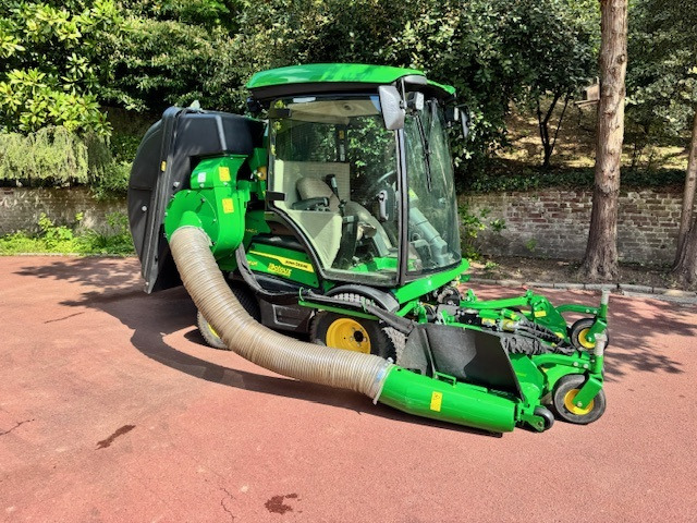 JOHN DEERE 1585 - Baštenska kosačica: slika 2 JOHN DEERE 1585 - Baštenska kosačica: slika 2