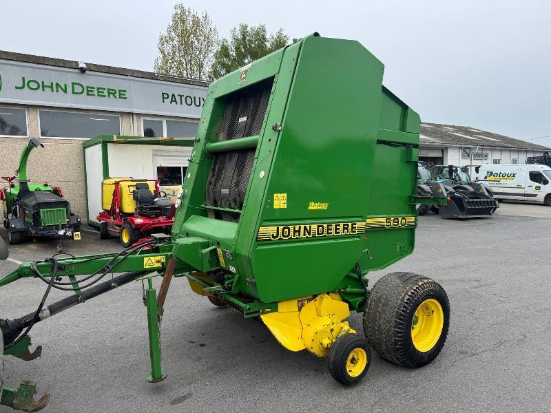 JOHN DEERE 590 - Balirka za okrugle bale: slika 1 JOHN DEERE 590 - Balirka za okrugle bale: slika 1