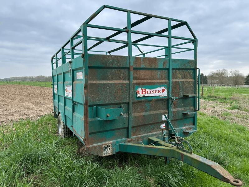 ROBUST 380 - Prikolica za prevoz stoke: slika 5 ROBUST 380 - Prikolica za prevoz stoke: slika 5