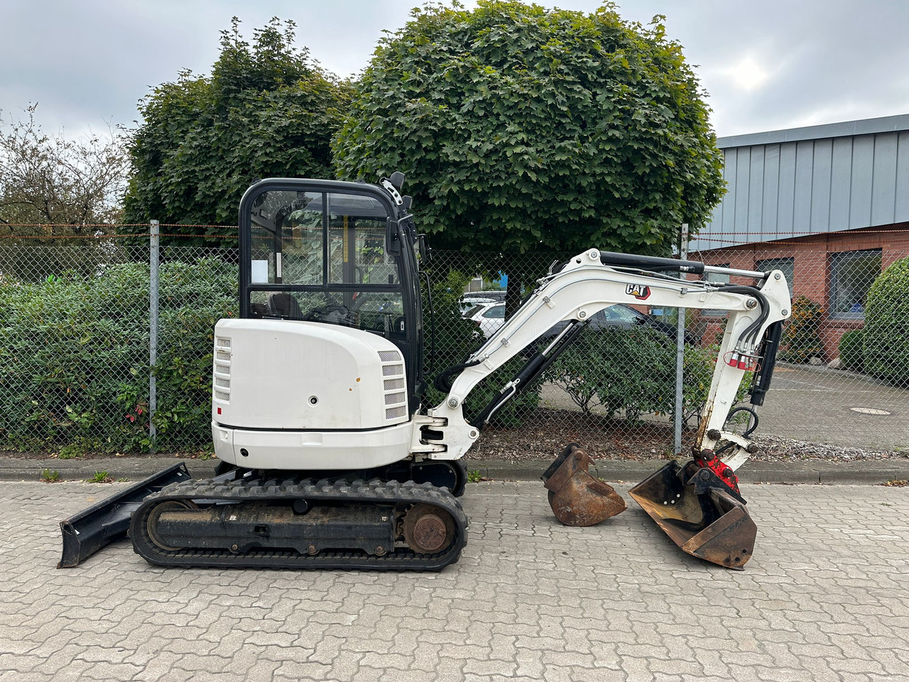 CAT 302.7 DCR Mini excavator, 2 Buckets, TOP !!! - Mini bager: slika 5 CAT 302.7 DCR Mini excavator, 2 Buckets, TOP !!! - Mini bager: slika 5