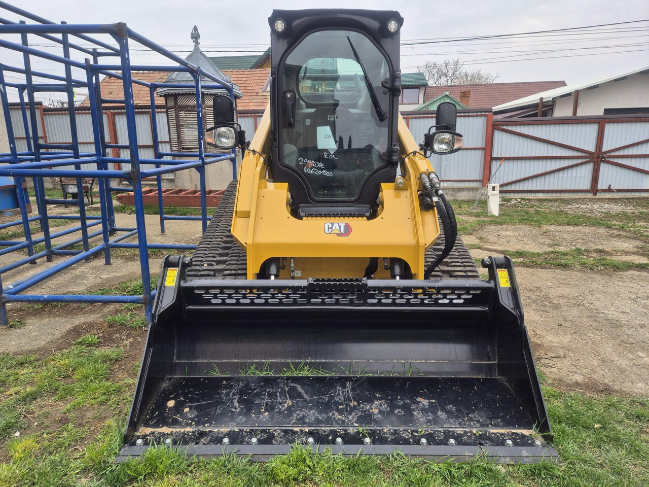 CATERPILLAR 299 D3 XE Mini track loader - Kompaktni utovarivač guseničar: slika 1 CATERPILLAR 299 D3 XE Mini track loader - Kompaktni utovarivač guseničar: slika 1