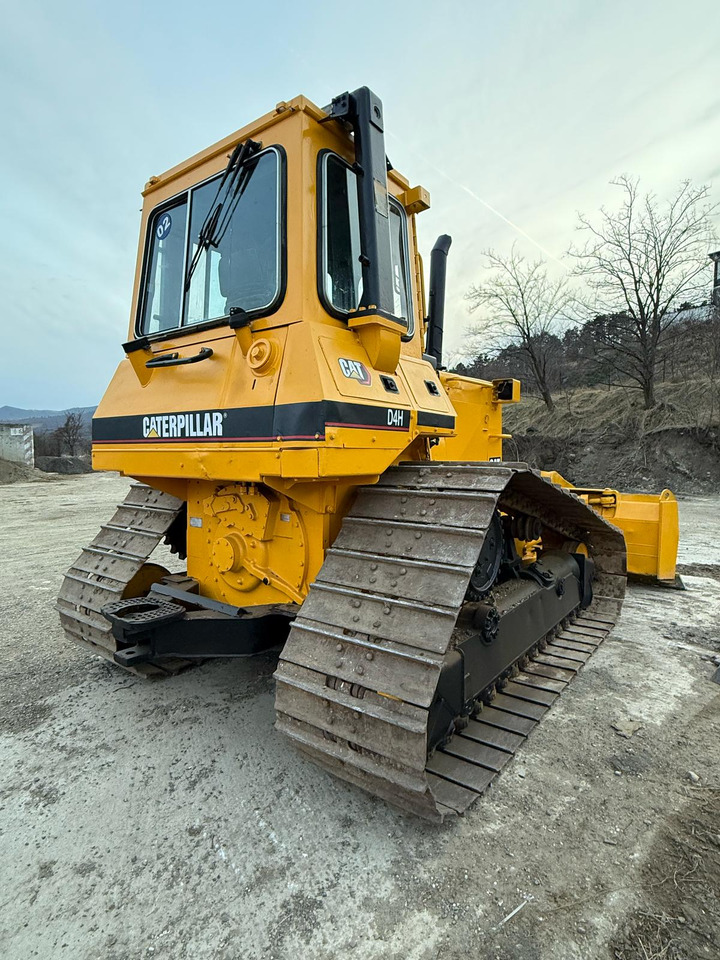 CATERPILLAR D4H BULLDOZER - Buldožer: slika 3 CATERPILLAR D4H BULLDOZER - Buldožer: slika 3