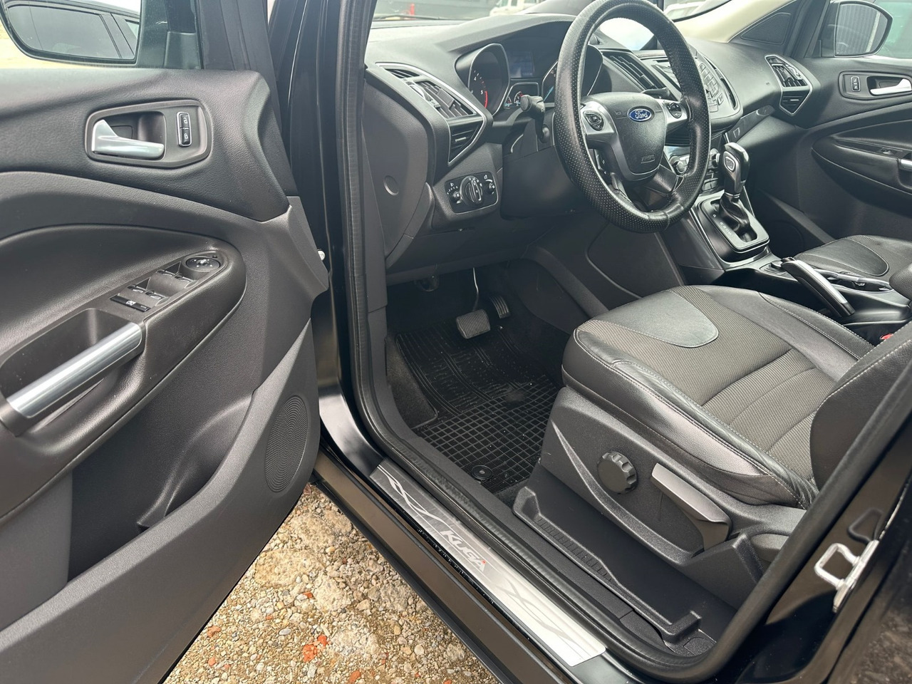 FORD KUGA TITANIUM - SUVSUV: slika 3 FORD KUGA TITANIUM - SUVSUV: slika 3