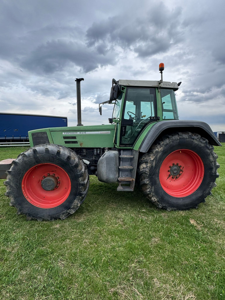 Fendt 824 Tractor - Traktor: slika 1 Fendt 824 Tractor - Traktor: slika 1
