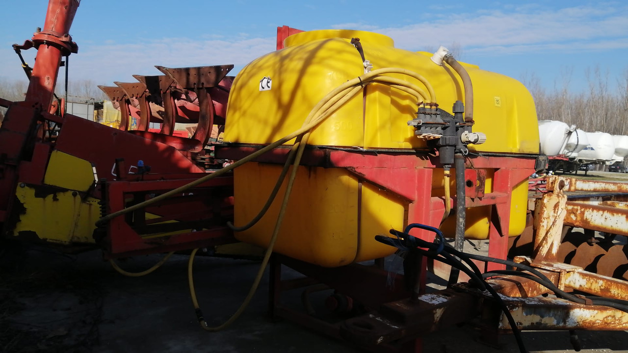Herbicide Worn /Sprayer 800 l 12m - Prskalica montirana na traktor: slika 4 Herbicide Worn /Sprayer 800 l 12m - Prskalica montirana na traktor: slika 4