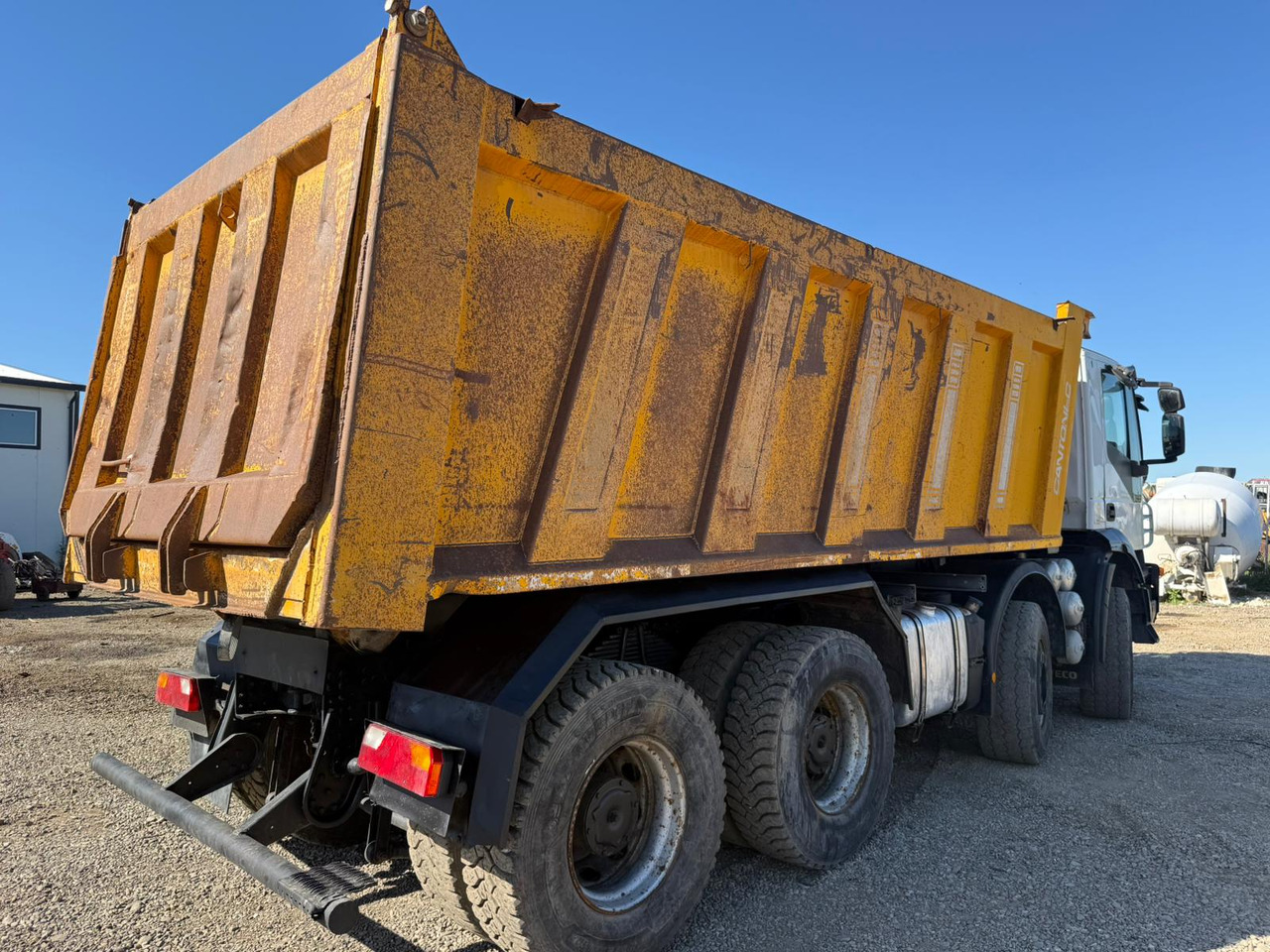 IVECO TRAKKER TIPPER - Istovarivač: slika 3 IVECO TRAKKER TIPPER - Istovarivač: slika 3