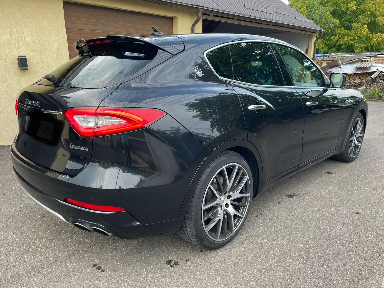 MASERATI LEVANTE 4X4 - SUVSUV: slika 2 MASERATI LEVANTE 4X4 - SUVSUV: slika 2