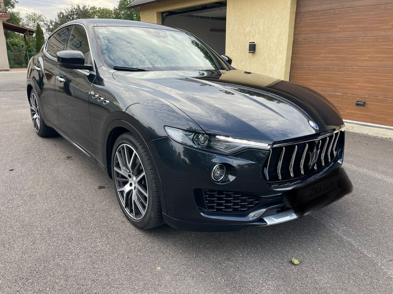 MASERATI LEVANTE 4X4 - SUVSUV: slika 3 MASERATI LEVANTE 4X4 - SUVSUV: slika 3