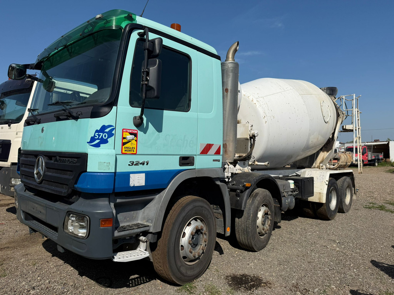 MERCEDES BENZ 3241 CONCRETE MIXER - Mikser za beton: slika 1 MERCEDES BENZ 3241 CONCRETE MIXER - Mikser za beton: slika 1