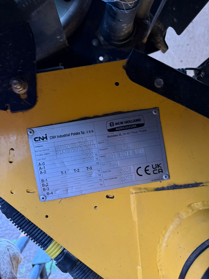 New Holland Roll-Belt 180 Baler - Balirka za okrugle bale: slika 3 New Holland Roll-Belt 180 Baler - Balirka za okrugle bale: slika 3