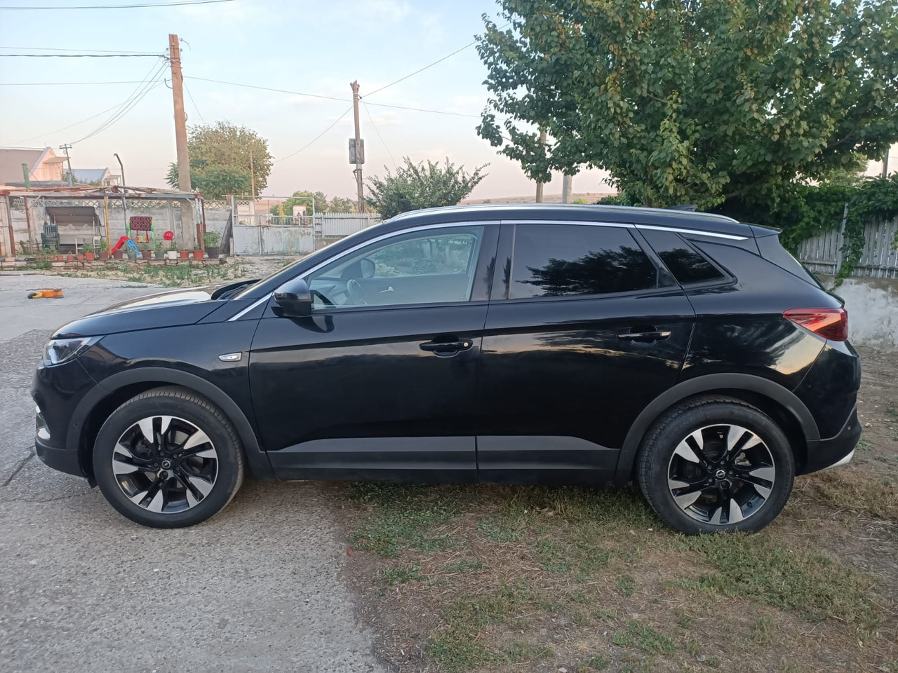 OPEL GRANDLAND X - SUVSUV: slika 4 OPEL GRANDLAND X - SUVSUV: slika 4