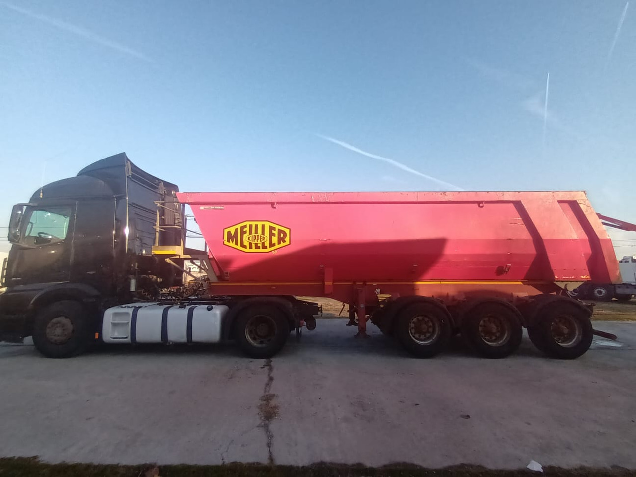 Tractor Head Mercedes-Benz Actros (2014) + Semi-trailer Tipper Meiller – Kipper (2004) - Tegljač: slika 4 Tractor Head Mercedes-Benz Actros (2014) + Semi-trailer Tipper Meiller – Kipper (2004) - Tegljač: slika 4