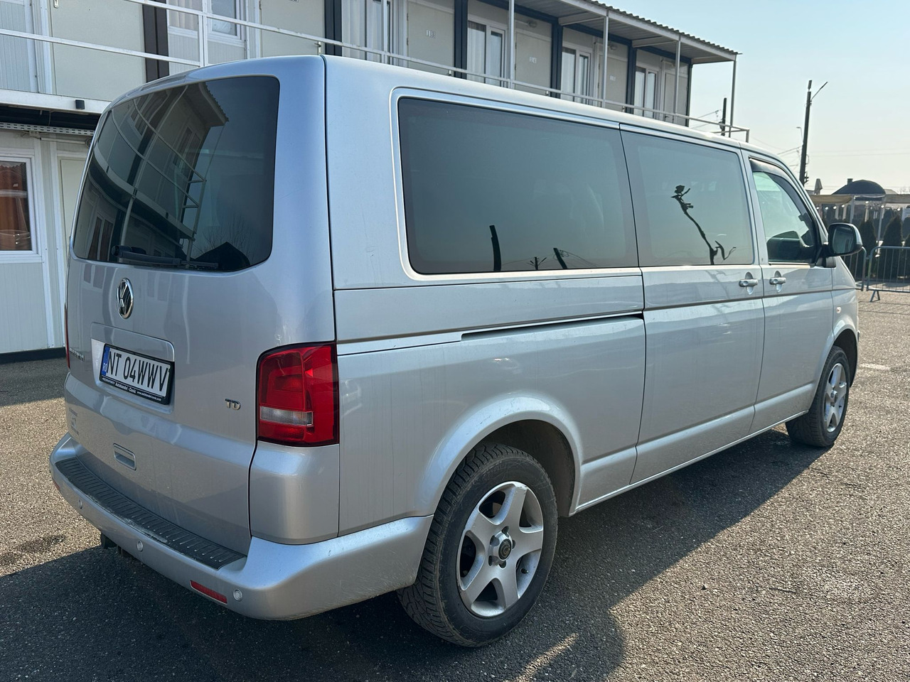 VOLKSWAGEN MULTIVAN - Minibus, Putnički kombi: slika 3 VOLKSWAGEN MULTIVAN - Minibus, Putnički kombi: slika 3