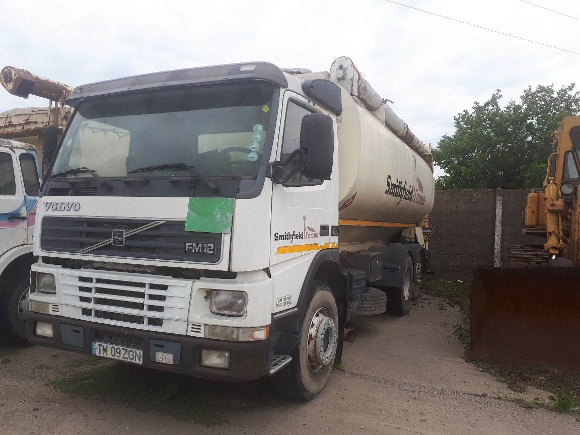 VOLVO FM12 Animal Feed Tank Truck - Kamion cisterna: slika 3 VOLVO FM12 Animal Feed Tank Truck - Kamion cisterna: slika 3