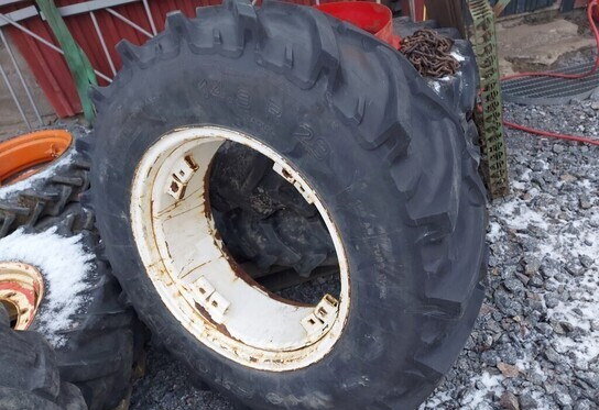14.9R28 rengas - Valtra - Guma za Traktor: slika 2 14.9R28 rengas - Valtra - Guma za Traktor: slika 2