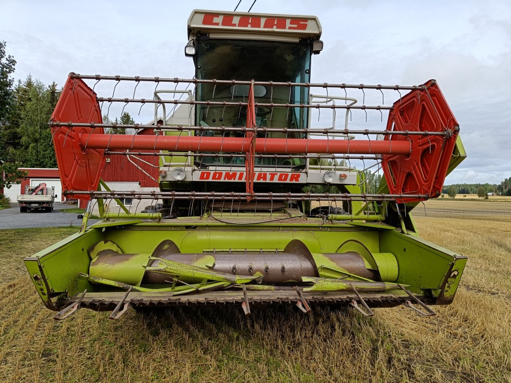 CLAAS Dominator 48S leikkuupuimuri, hydraulisella torvella - Kombinovani kombajn: slika 3 CLAAS Dominator 48S leikkuupuimuri, hydraulisella torvella - Kombinovani kombajn: slika 3