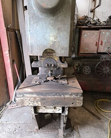 Epäkeskopuristin 60 tn Eisenwerk Hensel - Mašina za obradu metala: slika 1 Epäkeskopuristin 60 tn Eisenwerk Hensel - Mašina za obradu metala: slika 1