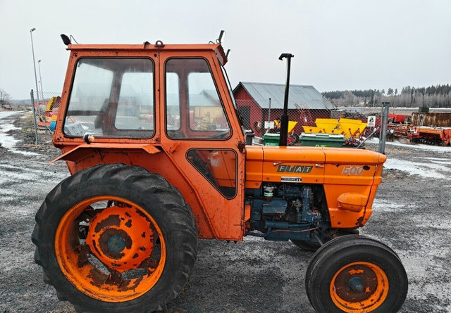 Fiat 500 hytillinen pikkutraktori - Traktor: slika 3 Fiat 500 hytillinen pikkutraktori - Traktor: slika 3