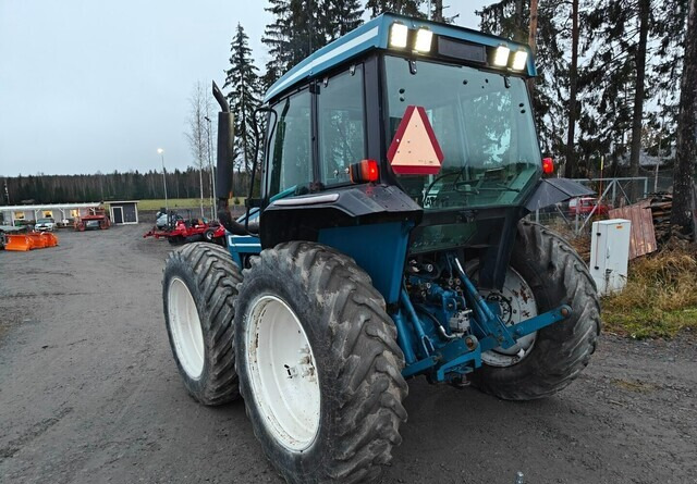 Ford County 1124 - kutoskoneella - KATSO VIDEO - Traktor: slika 5 Ford County 1124 - kutoskoneella - KATSO VIDEO - Traktor: slika 5