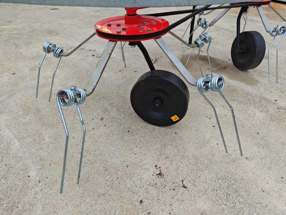 JAR-MET Z525 pöyhin, katso video! - Prevrtač/ Grabuljač: slika 5 JAR-MET Z525 pöyhin, katso video! - Prevrtač/ Grabuljač: slika 5