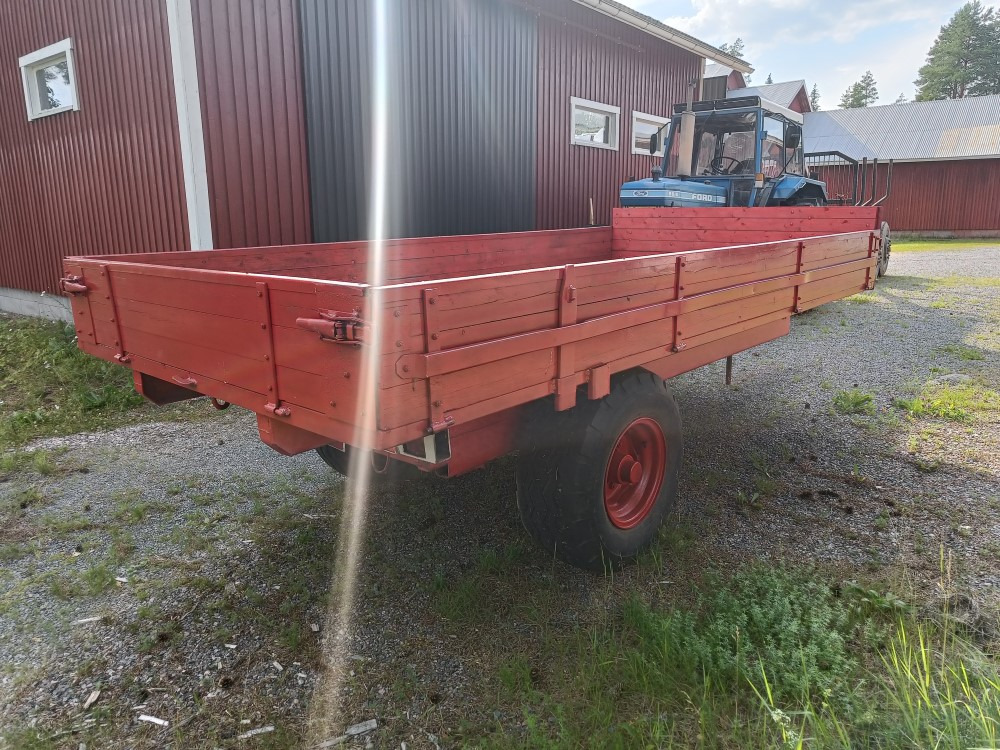 Kipa kippikärry 1-akselinen, kantavuus 7000kg, siisti kärry - Traktorska prikolica za farmu/ Kiper: slika 3 Kipa kippikärry 1-akselinen, kantavuus 7000kg, siisti kärry - Traktorska prikolica za farmu/ Kiper: slika 3