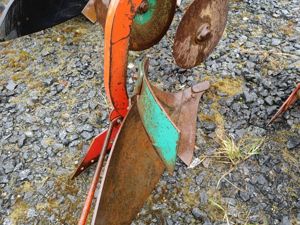 Kverneland A8 sarkia-auran lisäsiipi 16 tuumaa täydellinen - Plug: slika 4 Kverneland A8 sarkia-auran lisäsiipi 16 tuumaa täydellinen - Plug: slika 4