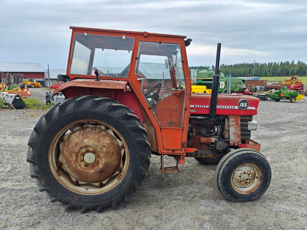 MASSEY FERGUSON 165S traktori, katso video! - Traktor: slika 3 MASSEY FERGUSON 165S traktori, katso video! - Traktor: slika 3