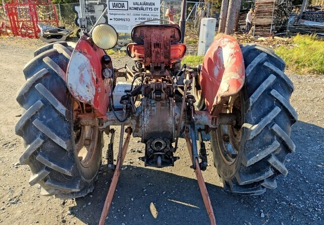 Massey Ferguson 35 - rekisterissä - KATSO VIDEO - Traktor: slika 4 Massey Ferguson 35 - rekisterissä - KATSO VIDEO - Traktor: slika 4