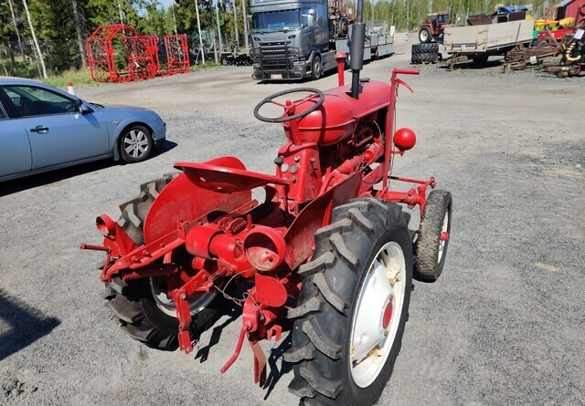 Massey Harris Traktori - bensiini - Traktor: slika 5 Massey Harris Traktori - bensiini - Traktor: slika 5