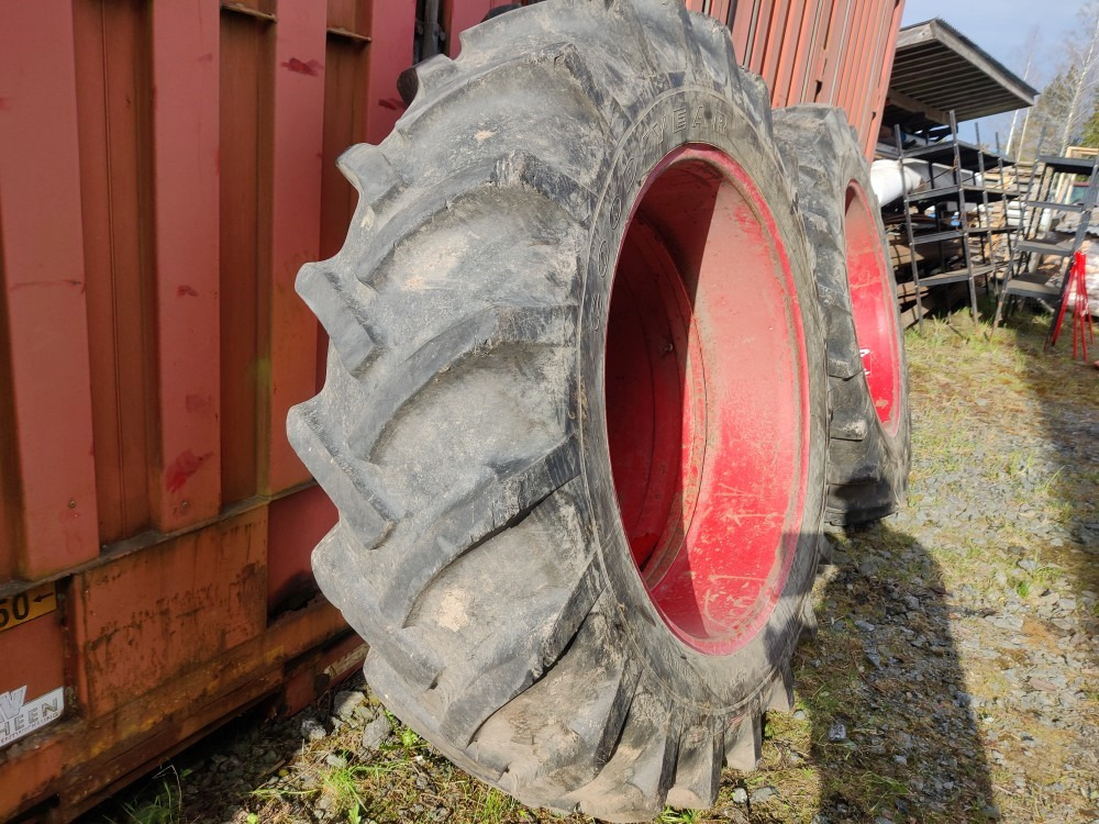 Paripyörät 16.9x38 Raju liukukaulusvanteilla - Guma za Traktor: slika 2 Paripyörät 16.9x38 Raju liukukaulusvanteilla - Guma za Traktor: slika 2