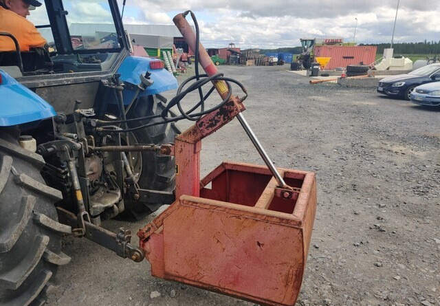 Runni Rehu-Runni L30 rehuleikkuri - VIDEO - Oprema za silose: slika 5 Runni Rehu-Runni L30 rehuleikkuri - VIDEO - Oprema za silose: slika 5