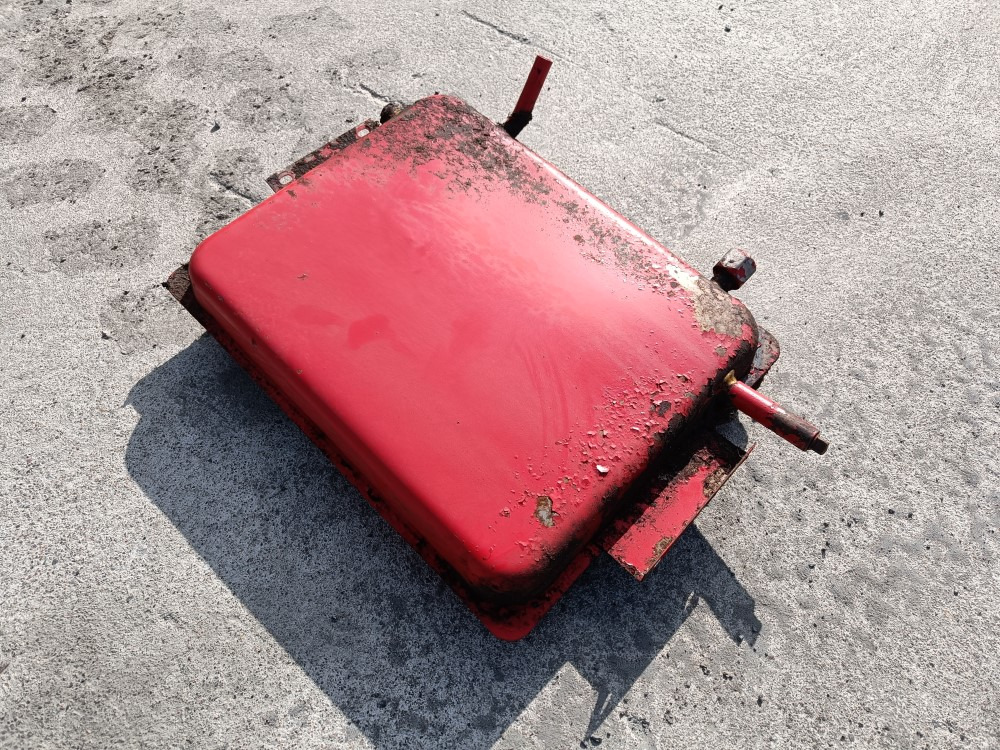 Sampo 410 hydrauliikkaöljysäiliö - Hidraulični rezervoar za Kombinovani kombajn: slika 2 Sampo 410 hydrauliikkaöljysäiliö - Hidraulični rezervoar za Kombinovani kombajn: slika 2