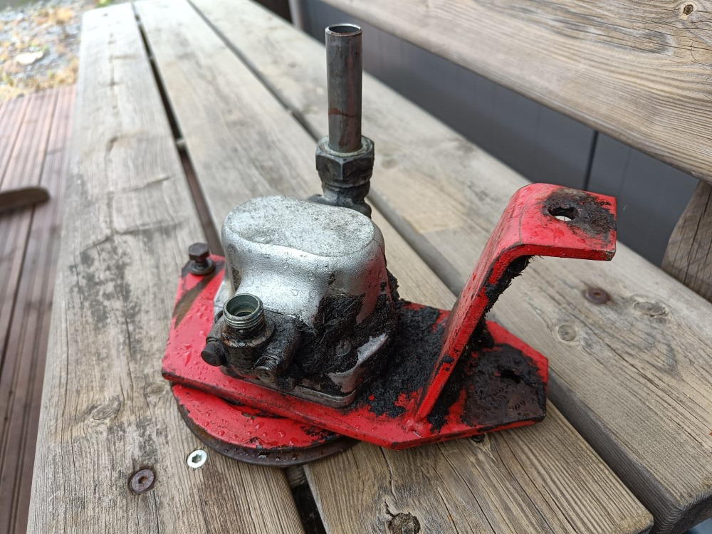 Sampo 410 hydrauliikkapumppu - Hidraulična pumpa za Kombinovani kombajn: slika 4 Sampo 410 hydrauliikkapumppu - Hidraulična pumpa za Kombinovani kombajn: slika 4