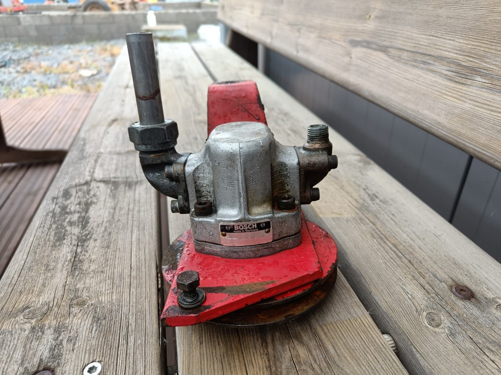 Sampo 410 hydrauliikkapumppu - Hidraulična pumpa za Kombinovani kombajn: slika 2 Sampo 410 hydrauliikkapumppu - Hidraulična pumpa za Kombinovani kombajn: slika 2