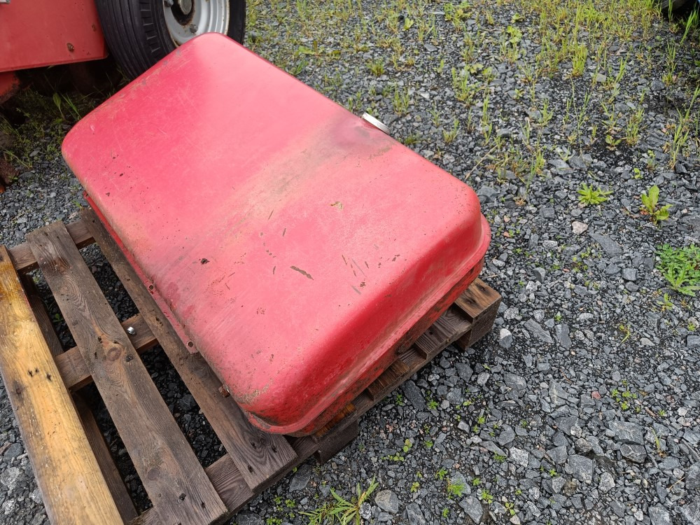 Sampo 410 polttoainetankki - Rezervoar za gorivo za Kombinovani kombajn: slika 1 Sampo 410 polttoainetankki - Rezervoar za gorivo za Kombinovani kombajn: slika 1