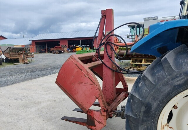 Varmo 400 rehuleikkuri - VIDEO - Oprema za silose: slika 4 Varmo 400 rehuleikkuri - VIDEO - Oprema za silose: slika 4