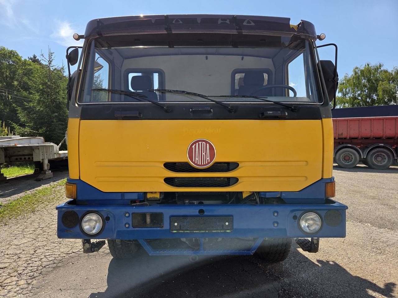 TATRA T815 260R11 6x6 + HIAB 250 - Kamion sa tovarnim sandukom, Kamion sa dizalicom: slika 4 TATRA T815 260R11 6x6 + HIAB 250 - Kamion sa tovarnim sandukom, Kamion sa dizalicom: slika 4