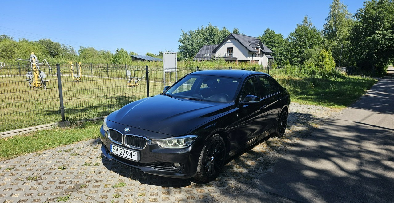 BMW SERIA 3 V (F30/F31/F34) BMW SERIA 3 BMW 330D xDrive ładny stan 4x4 sedan - Limuzina: slika 2 BMW SERIA 3 V (F30/F31/F34) BMW SERIA 3 BMW 330D xDrive ładny stan 4x4 sedan - Limuzina: slika 2