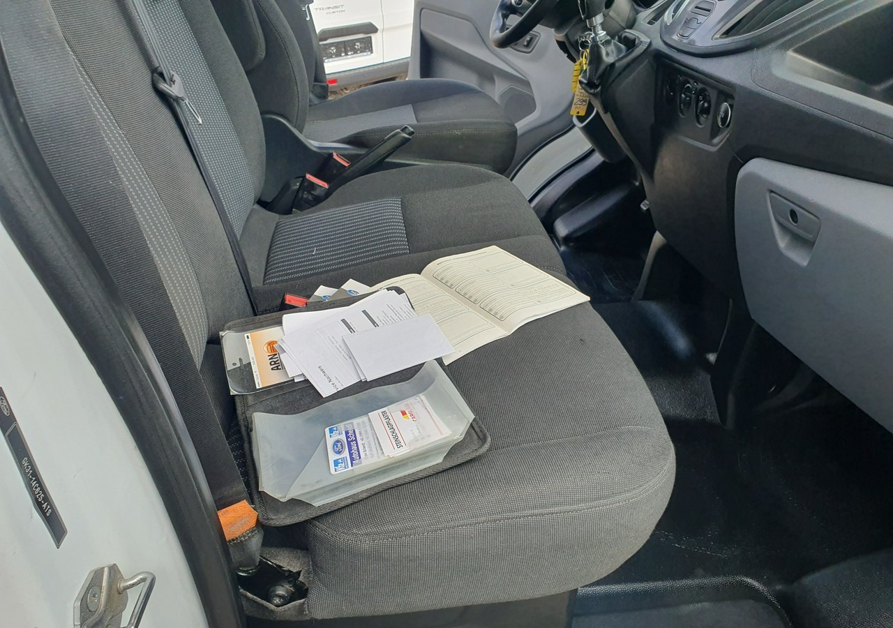 Dostavno vozilo sa otvorenom sandukom, Dostavno vozilo sa duplom kabinom Ford Transit doka*brygadówka *7 osób *klima: slika 19