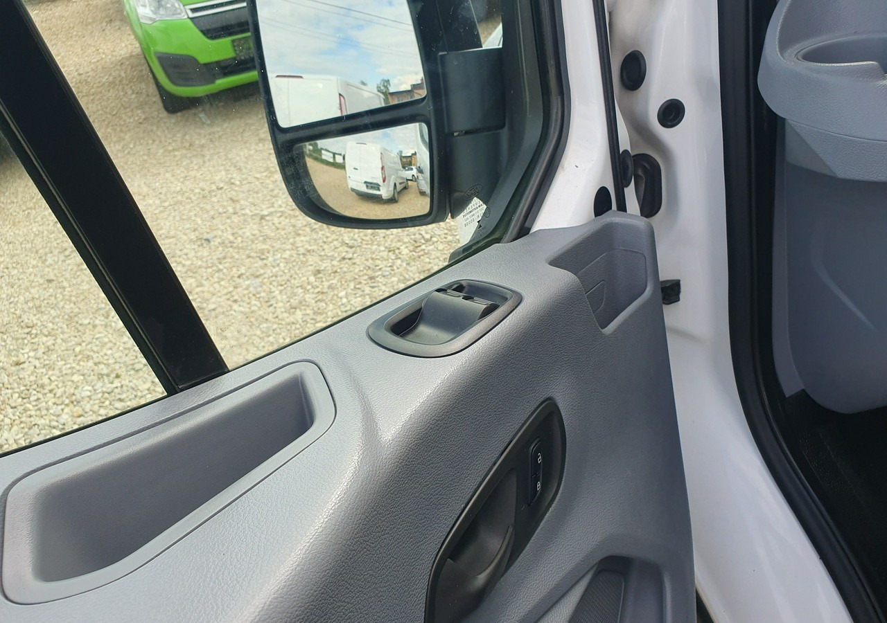 Dostavno vozilo sa otvorenom sandukom, Dostavno vozilo sa duplom kabinom Ford Transit doka*brygadówka *7 osób *klima: slika 18