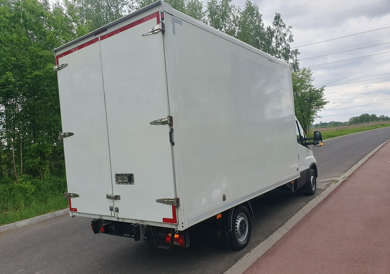 Iveco 35 Daily 35S14 klima * 3 osobowy *nowy rozrząd * - Dostavno vozilo sa zatvorenim sandukom: slika 4 Iveco 35 Daily 35S14 klima * 3 osobowy *nowy rozrząd * - Dostavno vozilo sa zatvorenim sandukom: slika 4