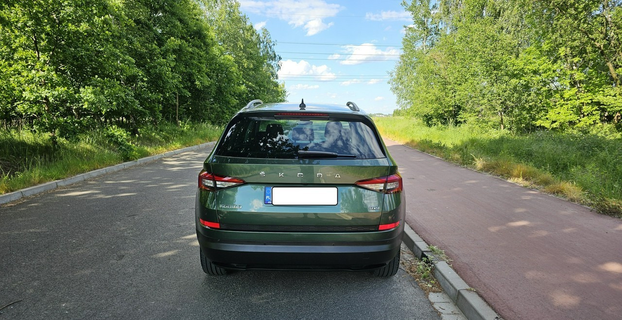 Skoda Kodiaq Skoda Kodiaq Skoda Kodiaq 2.0 tsi 4x4 Wersja Drive na 125 lecie - SUVSUV: slika 5 Skoda Kodiaq Skoda Kodiaq Skoda Kodiaq 2.0 tsi 4x4 Wersja Drive na 125 lecie - SUVSUV: slika 5