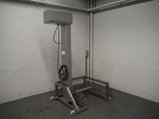 Carsoe mobile lifter HKV200 - Oprema za prehrambenu industriju: slika 1 Carsoe mobile lifter HKV200 - Oprema za prehrambenu industriju: slika 1