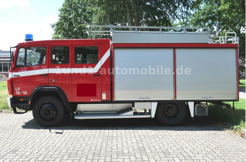 Mercedes-Benz 1124 F Feuerwehr LF 16/16 Pumpe Tank Haspel 1124 F Feuerwehr LF 16/16 Pumpe Tank Haspel - Vatrogasni kamion: slika 4 Mercedes-Benz 1124 F Feuerwehr LF 16/16 Pumpe Tank Haspel 1124 F Feuerwehr LF 16/16 Pumpe Tank Haspel - Vatrogasni kamion: slika 4