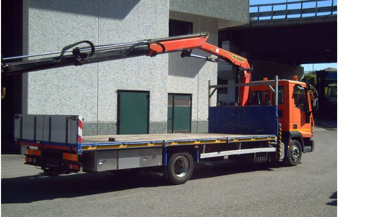 Iveco EUROCARGOeurocargo 120el22 - Kamion sa tovarnim sandukom, Kamion sa dizalicom: slika 2 Iveco EUROCARGOeurocargo 120el22 - Kamion sa tovarnim sandukom, Kamion sa dizalicom: slika 2
