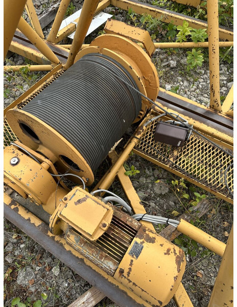 Liebherr 140EC-H10, 1993yom, 40jib, 23,5m huh - Toranjski kran: slika 5 Liebherr 140EC-H10, 1993yom, 40jib, 23,5m huh - Toranjski kran: slika 5